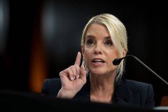 特朗普确认解除邦迪职务，托德·布兰奇将出任美代理司法部长