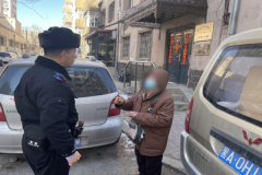 探亲迷路遇暖警 南岗民警巡逻中贴心指路解民忧
