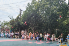 滁州学院学生实践小分队赴童星幼儿园进行爱心助学活动